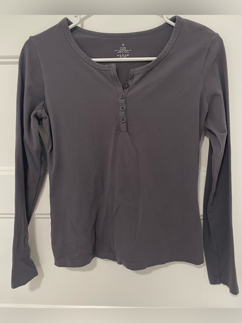 M - long sleeve Henley top